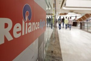 India's Reliance readies credit card debut