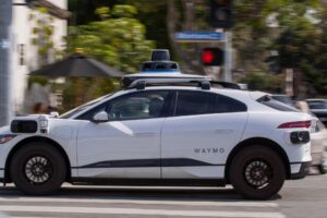 Robotaxi pushback grows in Los Angeles as Cruise loses permits