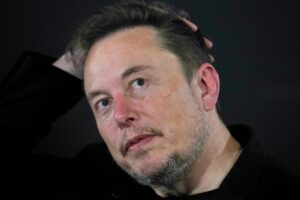 Right-wing influencers want to bail out Elon Musk after advertiser backlash