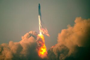 SpaceX launches Starship for the second time, going farther than ever before