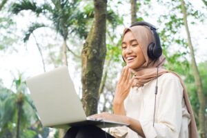 Learn American Sign Language with this $20 learning bundle