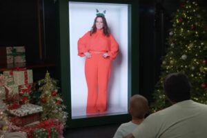 Melissa McCarthy surprises fans with expensive gifts