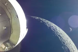 NASA astronauts test SpaceX's crucial moon elevator