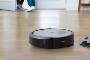 iRobot deal: Save 35% on the iRobot Roomba Combo i5