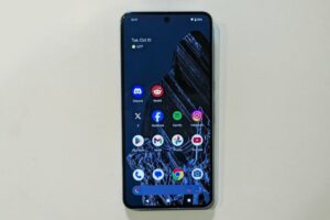 Google Pixel 9 leak reveals 3 big design tweaks. It looks more iPhone-like now.