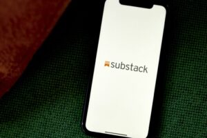 Substack adds 'report' button to app amid moderation controversies