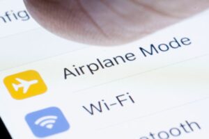 iPhone that fell 16,000 feet from Alaska Airlines plane found intact