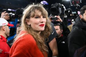 If Taylor Swift attends Super Bowl 2024, who will she bring?