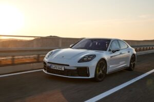 Porsche adds two new hybrids to its lineup of plug-in Panameras